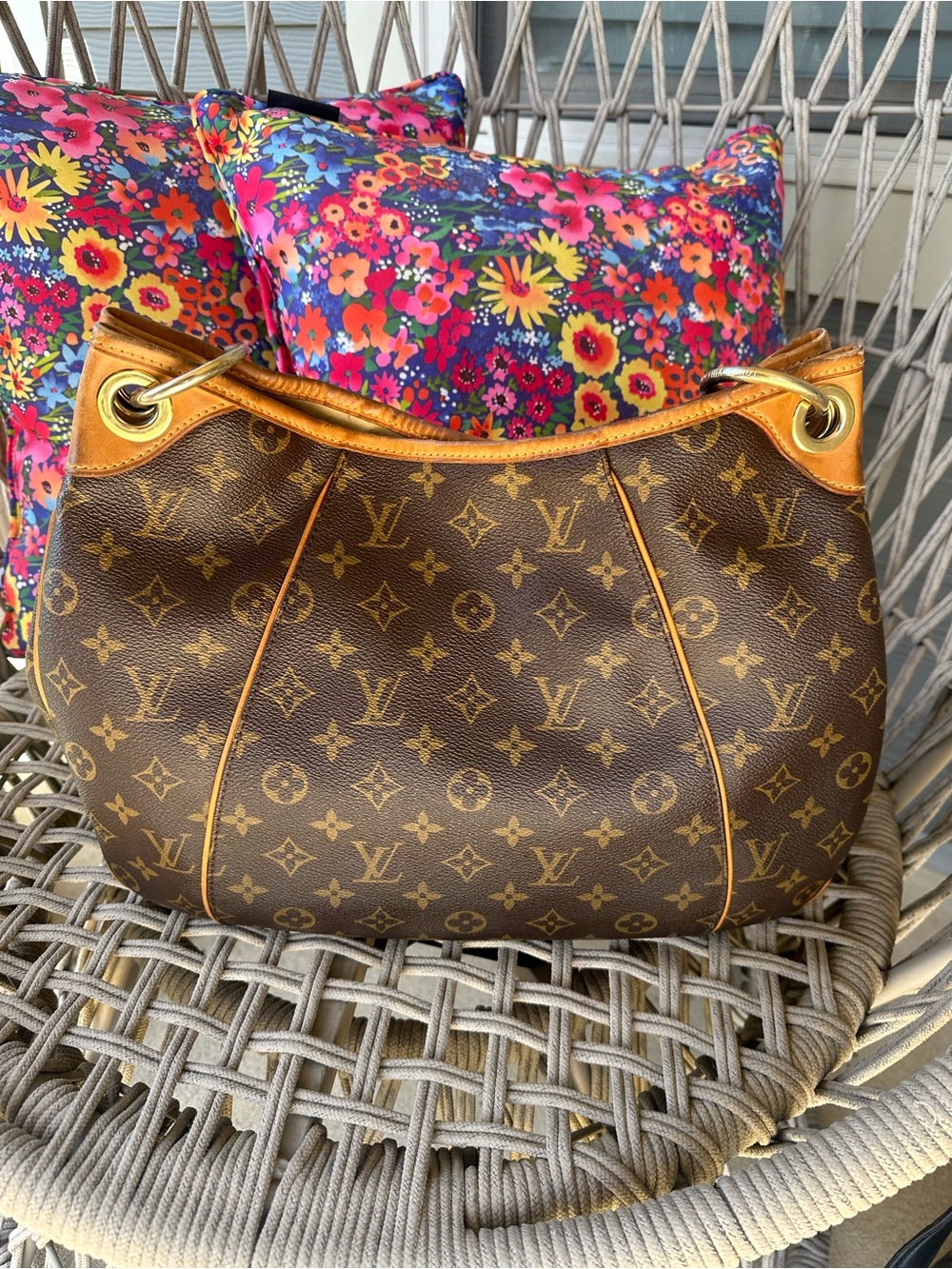 Louis Vuitton Galleria - Picture 5 of 10